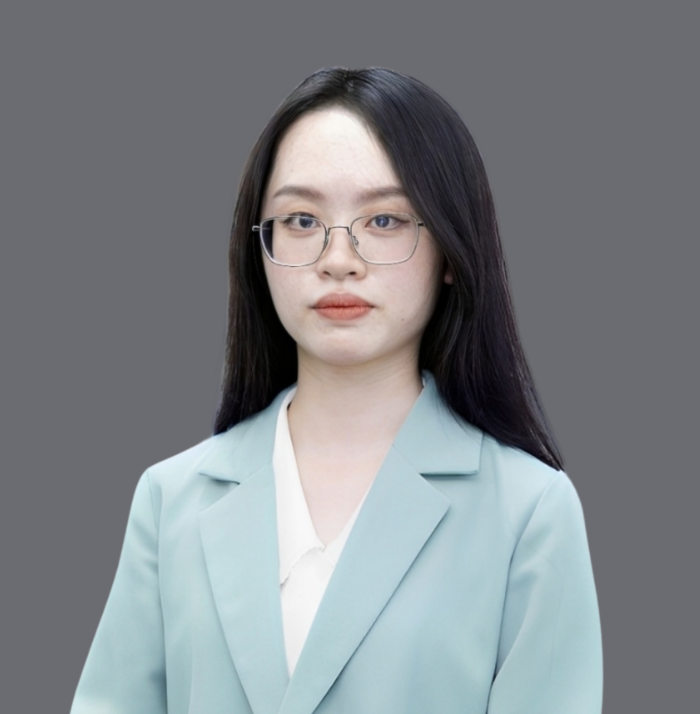 Bà Đinh Thúy Hằng